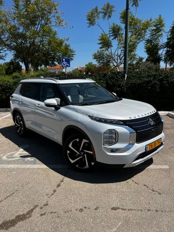 מיצובישי אאוטלנדר