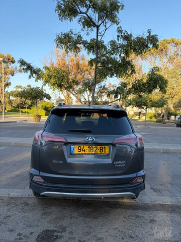 טויוטה RAV4