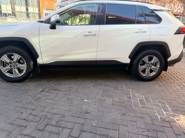 טויוטה RAV4