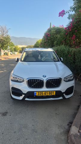 ב מ וו X3