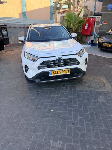 טויוטה RAV4