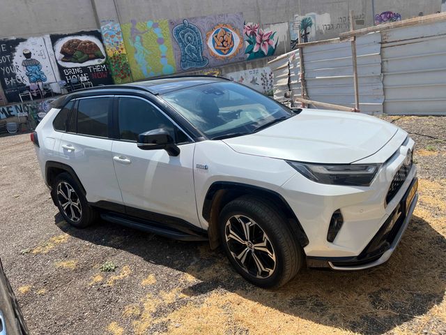 טויוטה RAV4