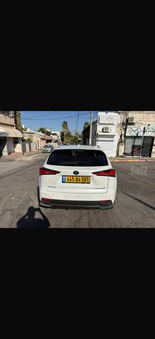 לקסוס NX