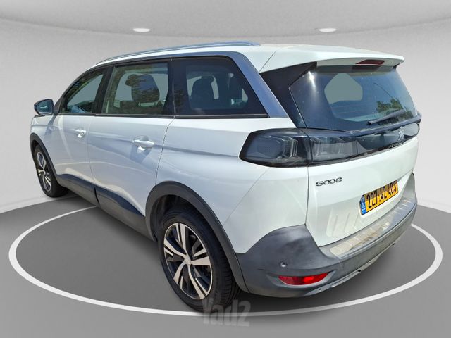 פיג'ו 5008