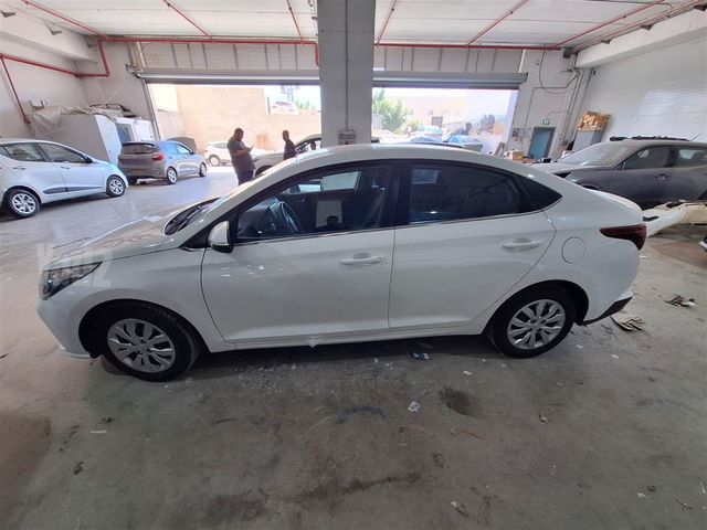יונדאי אקסנט i25