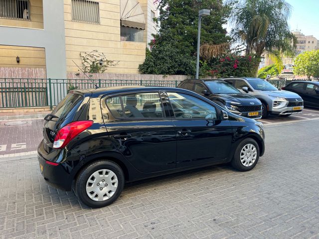 יונדאי i20