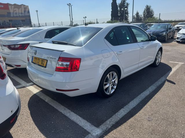 סקודה אוקטביה