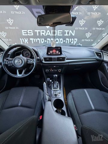 מאזדה 3