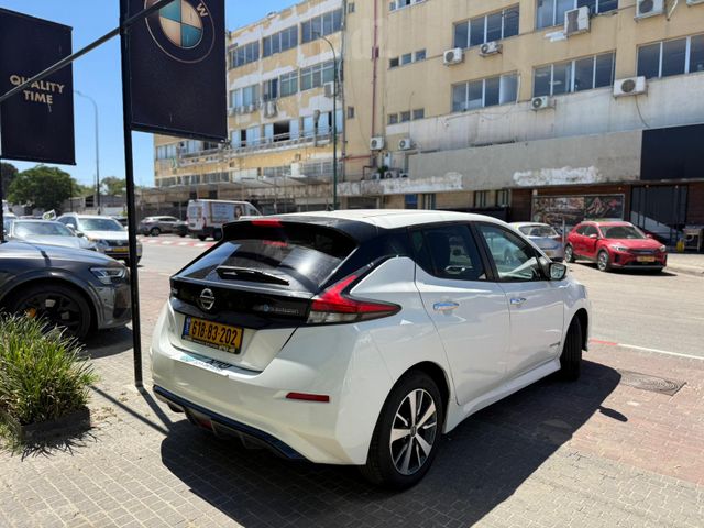 ניסאן ליף