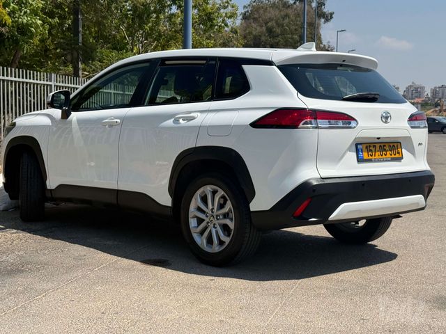 טויוטה קורולה קרוס