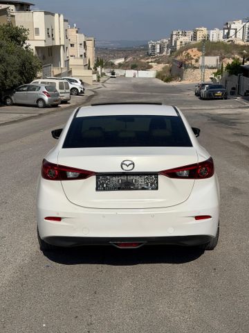 מאזדה 3
