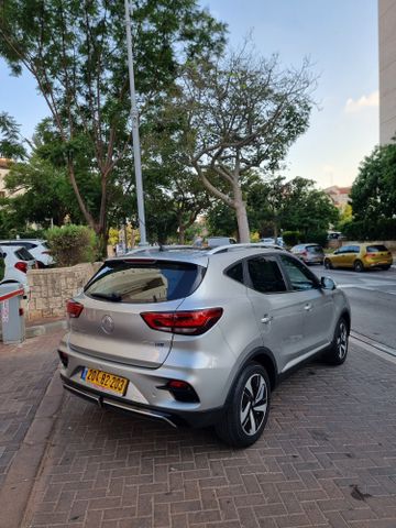 אם ג'י ZS