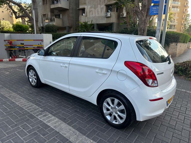 יונדאי i20