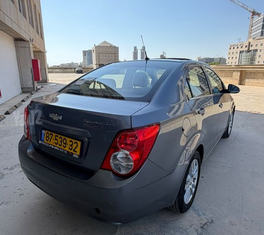 שברולט סוניק