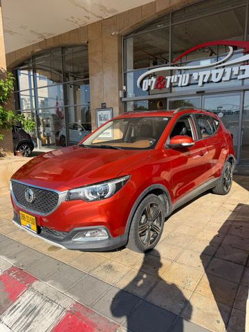 אם ג'י ZS