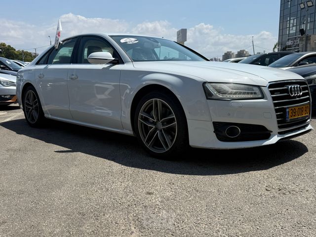 מודעת רכב אאודי A8