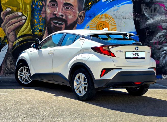 מודעת רכב טויוטה C-HR 2