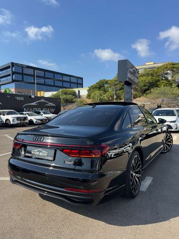 אאודי A8