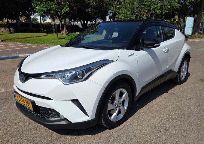 מודעת רכב טויוטה C-HR