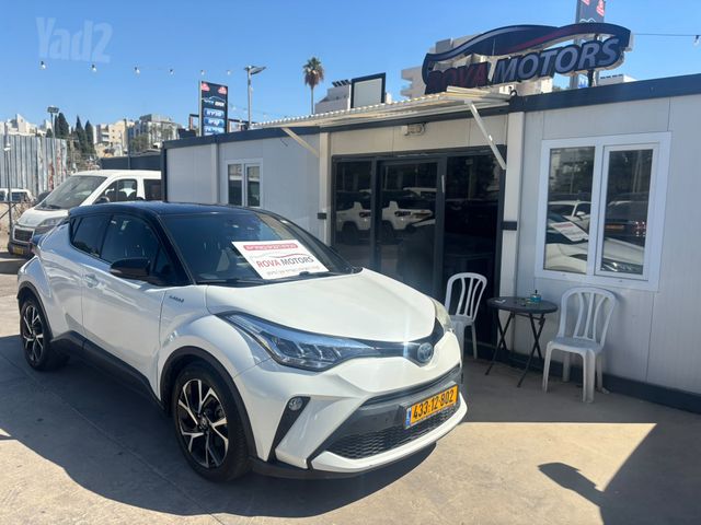 מודעת רכב טויוטה C-HR