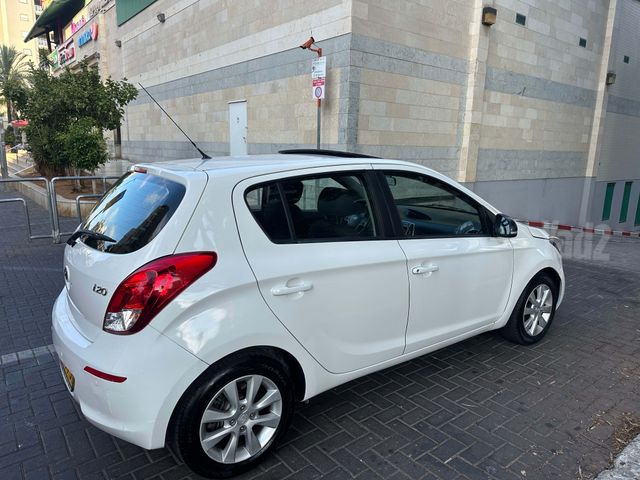 יונדאי i20