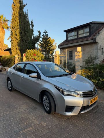 טויוטה קורולה
