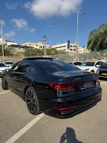 אאודי A8
