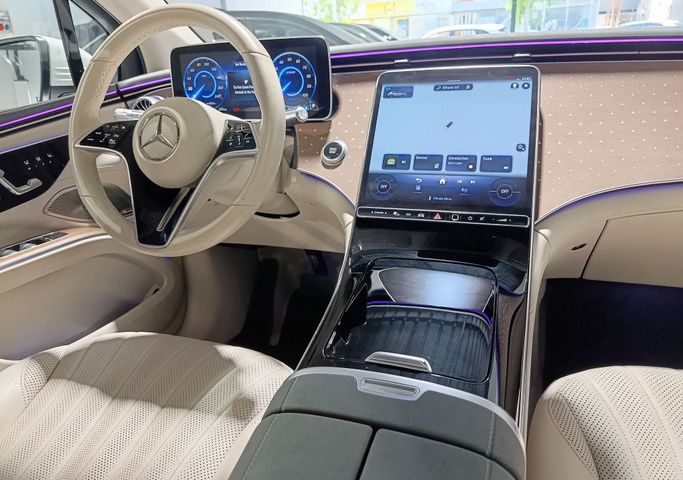 מרצדס-בנץ EQS SUV
