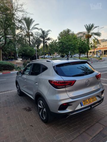 אם ג'י ZS