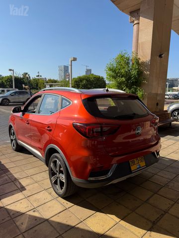אם ג'י ZS