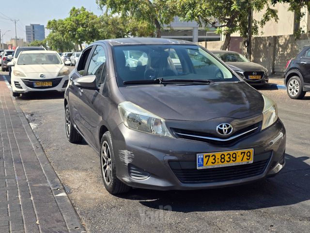 טויוטה יאריס