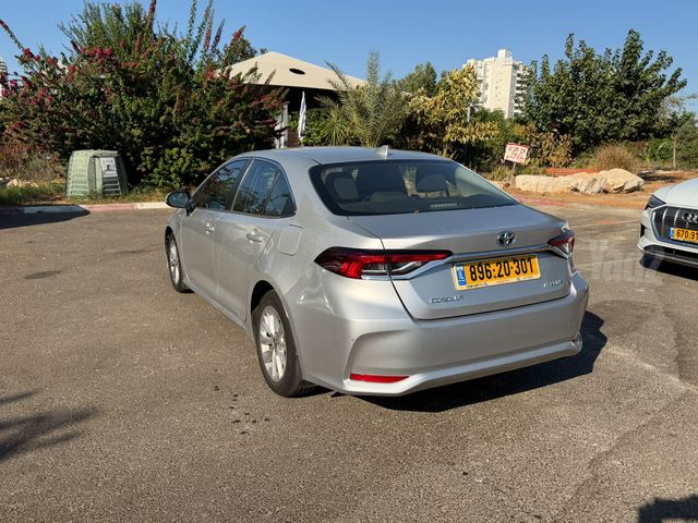 טויוטה קורולה