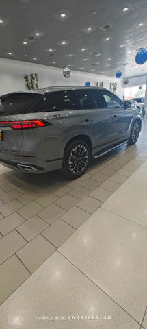 ג'אקו J8