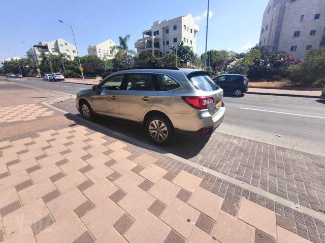 סובארו אאוטבק