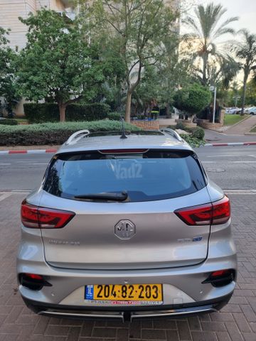 אם ג'י ZS