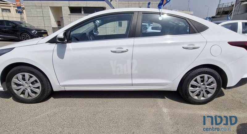 יונדאי אקסנט i25