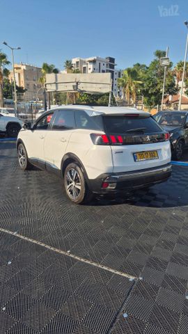 פיג'ו 3008