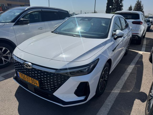 צ׳רי אריזו 8