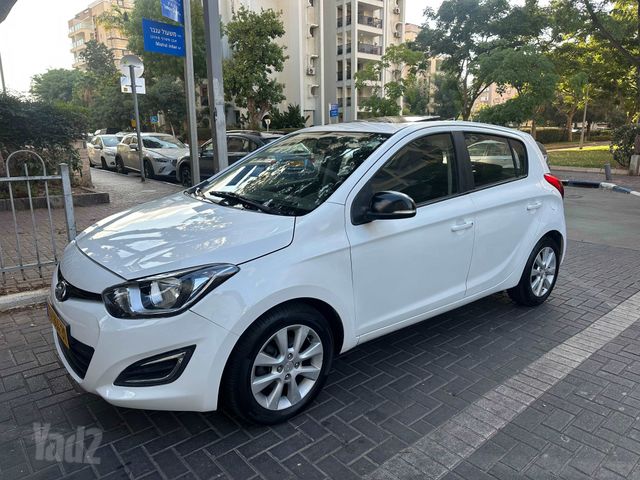 מודעת רכב יונדאי i20