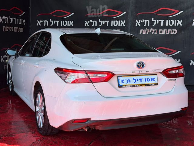 טויוטה קאמרי