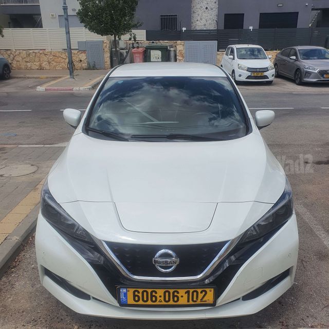 ניסאן ליף