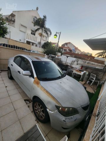 מודעת רכב מאזדה 3