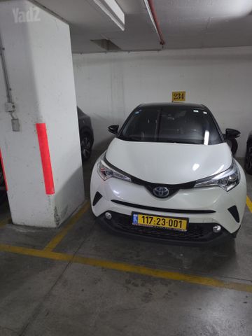 מודעת רכב טויוטה C-HR