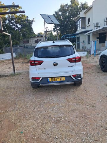 אם ג'י ZS