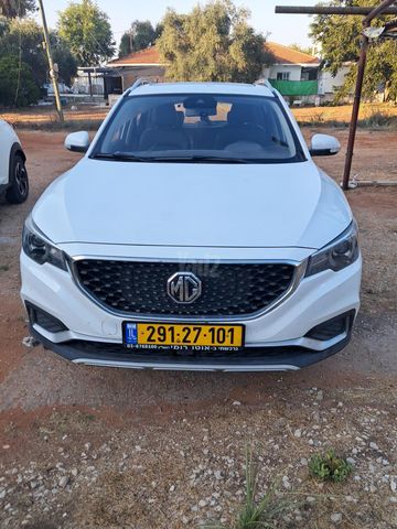 אם ג'י ZS
