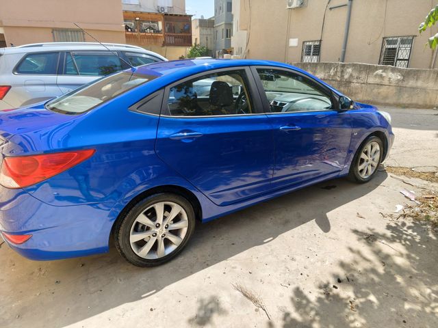 יונדאי אקסנט i25