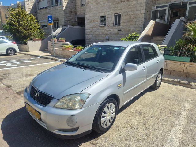 טויוטה קורולה