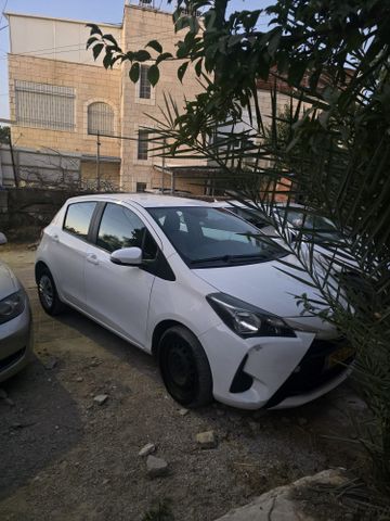 טויוטה יאריס