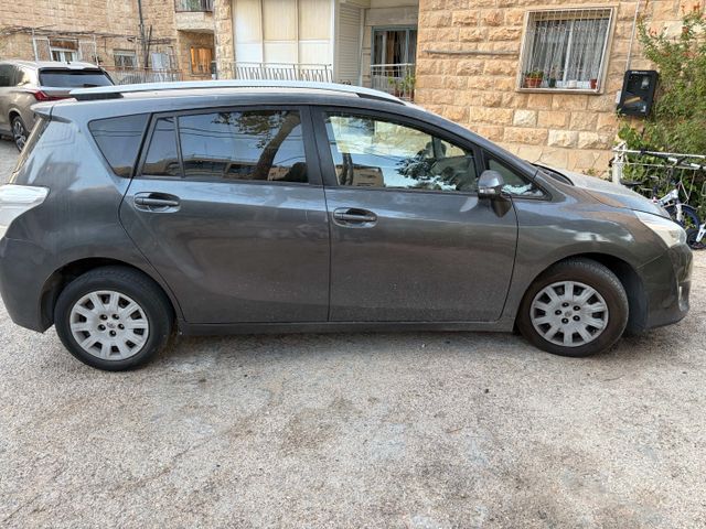 מודעת רכב טויוטה ורסו