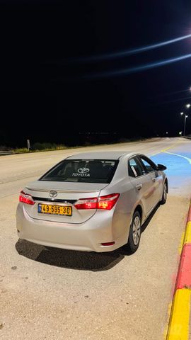 טויוטה קורולה